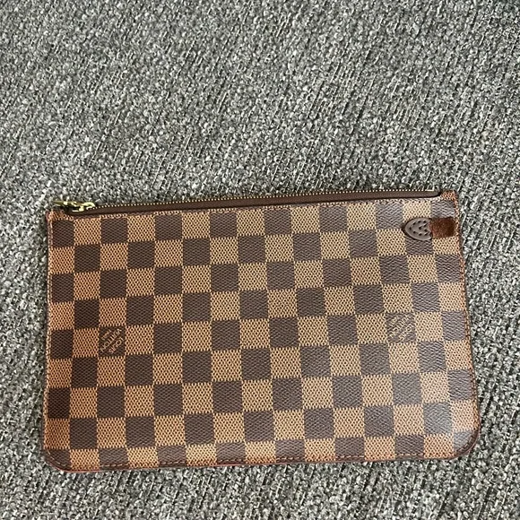 Louis Vuitton Brown Neverfull Wristlet - Picture 2 of 7